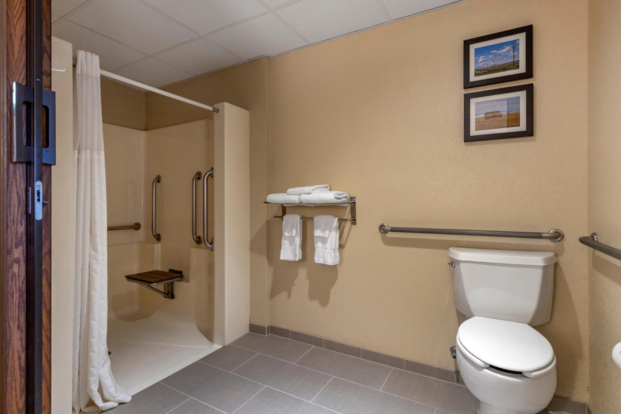 Comfort Inn & Suites Gateway To Glacier National Park Shelby Ngoại thất bức ảnh