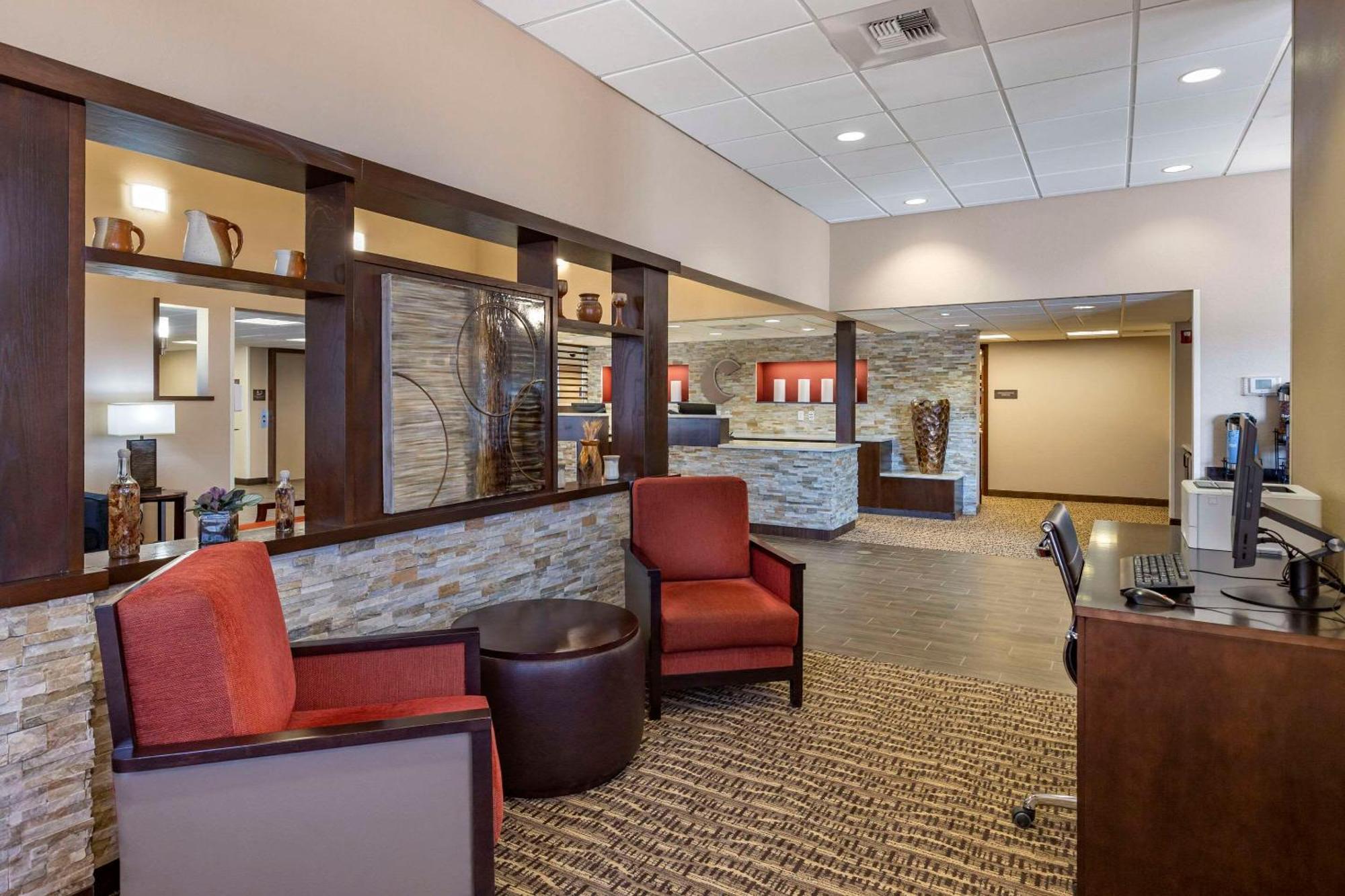 Comfort Inn & Suites Gateway To Glacier National Park Shelby Ngoại thất bức ảnh