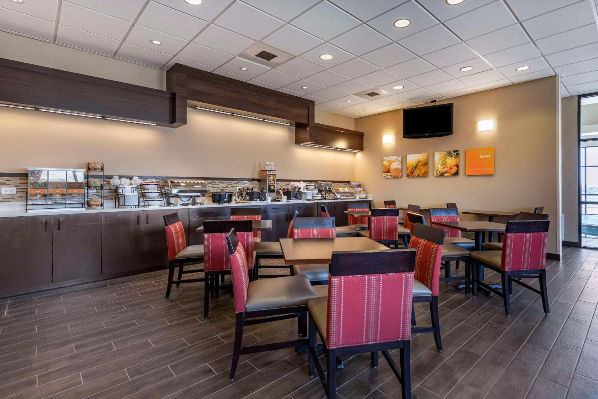 Comfort Inn & Suites Gateway To Glacier National Park Shelby Ngoại thất bức ảnh