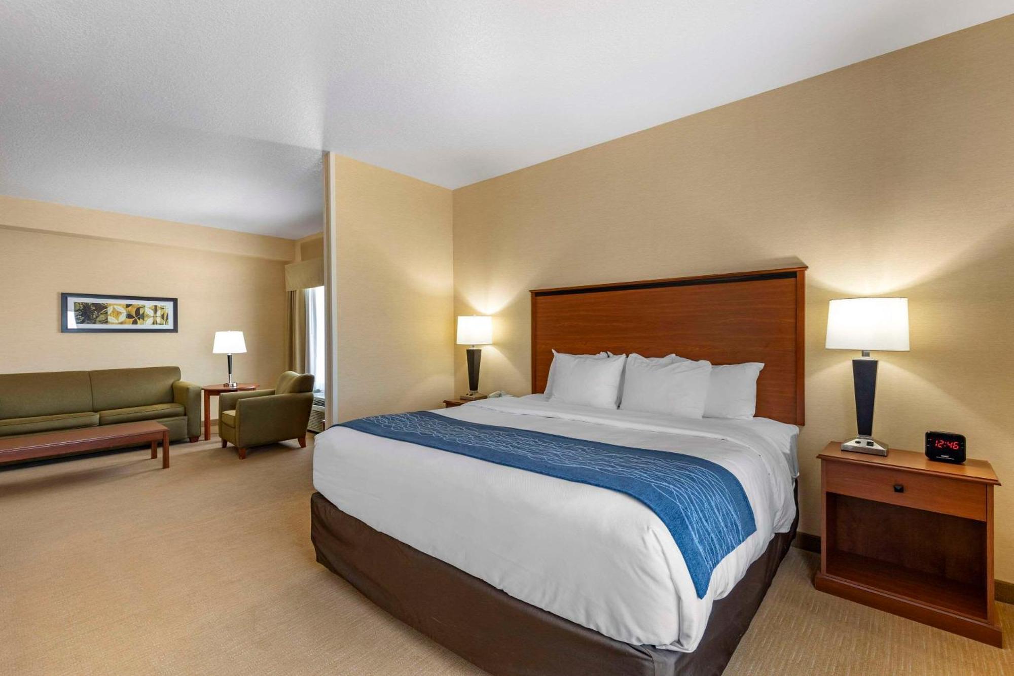 Comfort Inn & Suites Gateway To Glacier National Park Shelby Ngoại thất bức ảnh