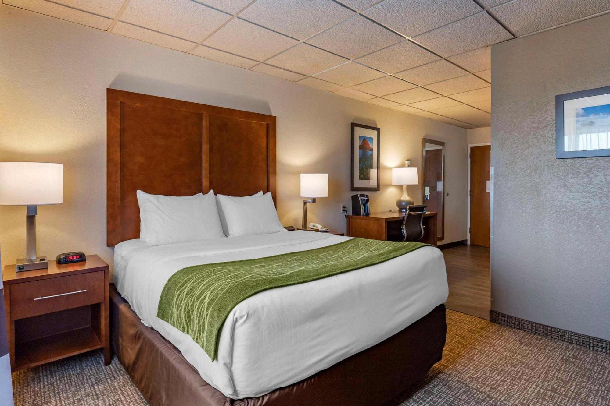Comfort Inn & Suites Gateway To Glacier National Park Shelby Ngoại thất bức ảnh