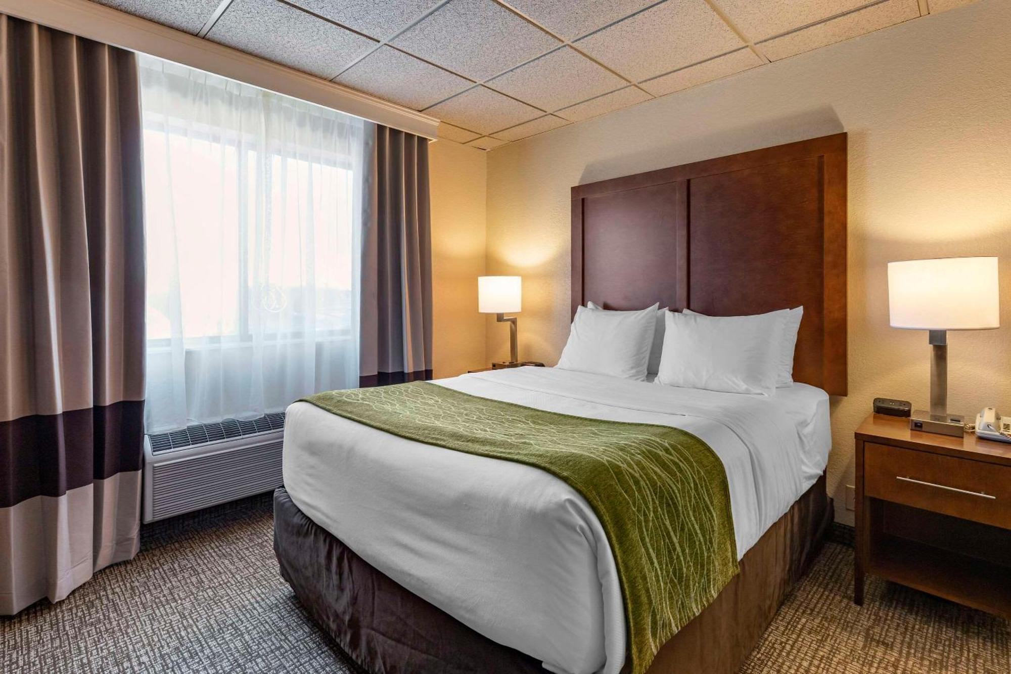 Comfort Inn & Suites Gateway To Glacier National Park Shelby Ngoại thất bức ảnh