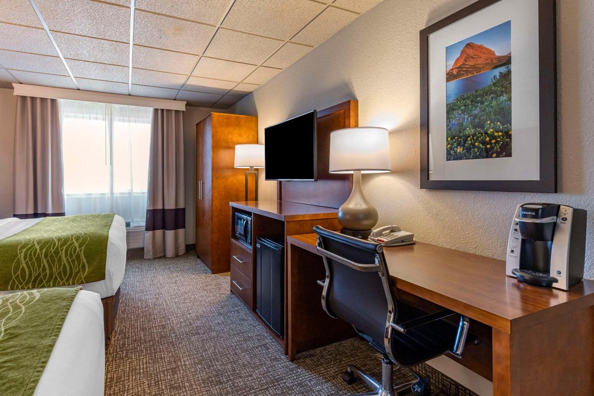 Comfort Inn & Suites Gateway To Glacier National Park Shelby Ngoại thất bức ảnh