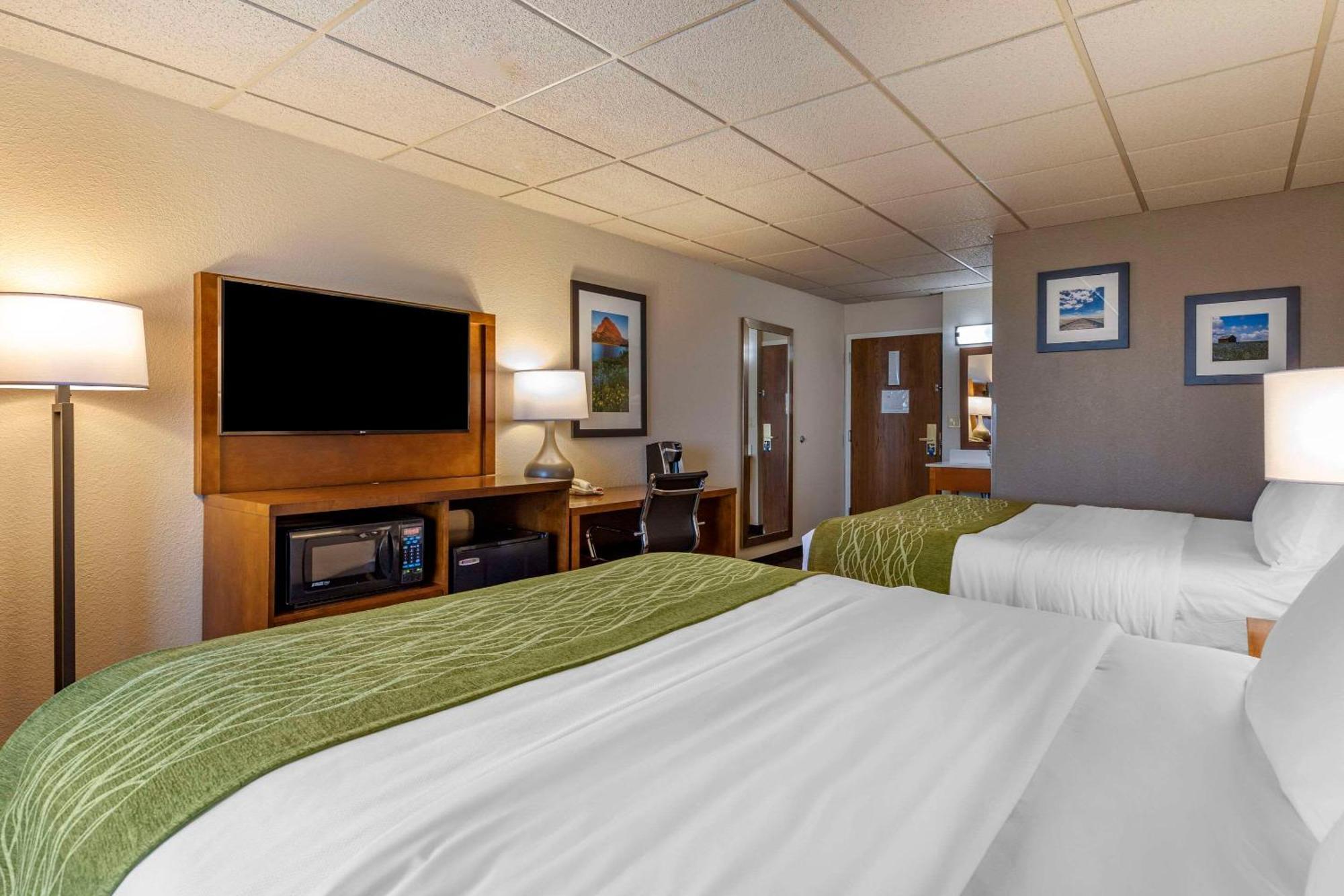 Comfort Inn & Suites Gateway To Glacier National Park Shelby Ngoại thất bức ảnh