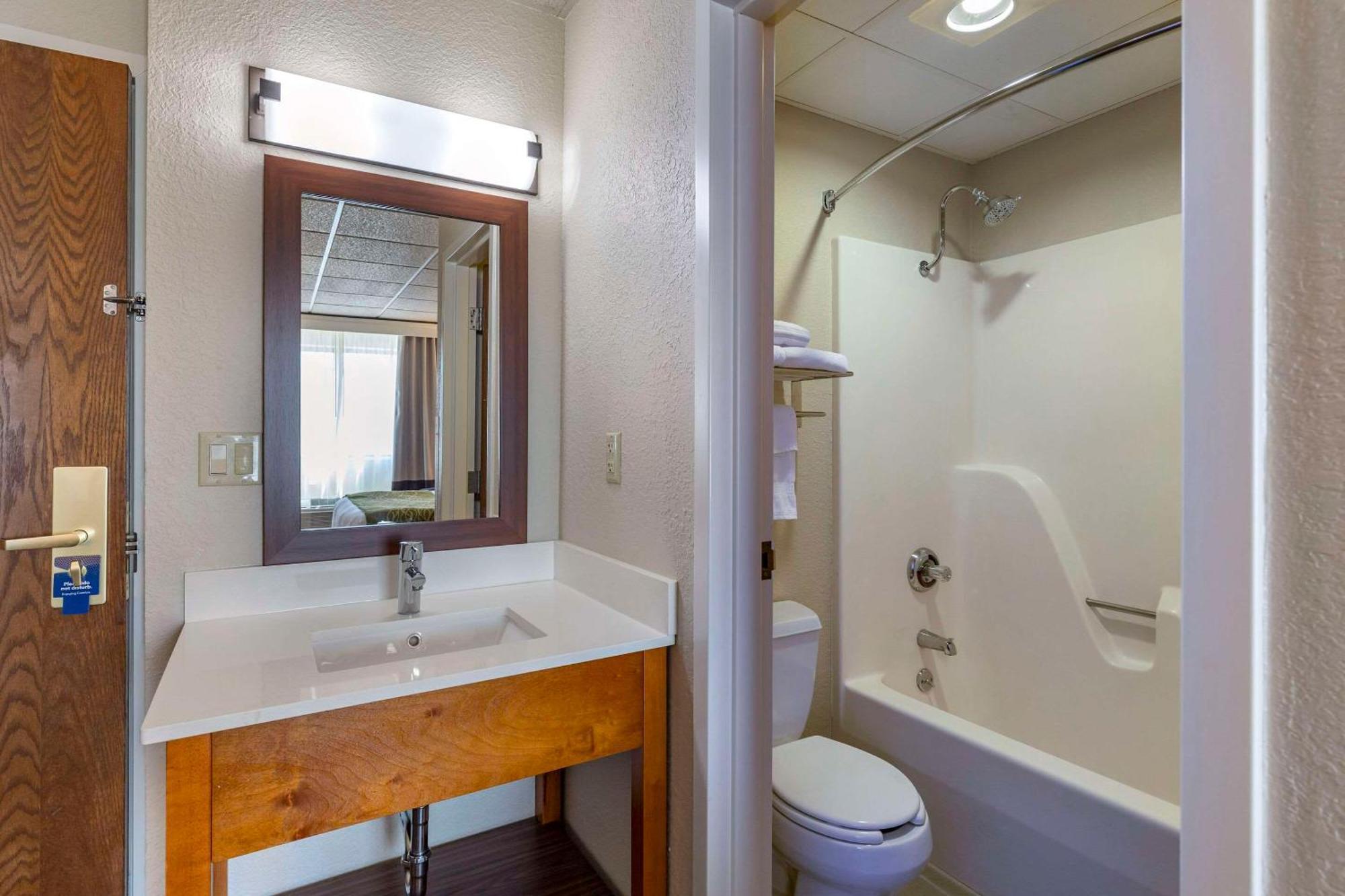 Comfort Inn & Suites Gateway To Glacier National Park Shelby Ngoại thất bức ảnh